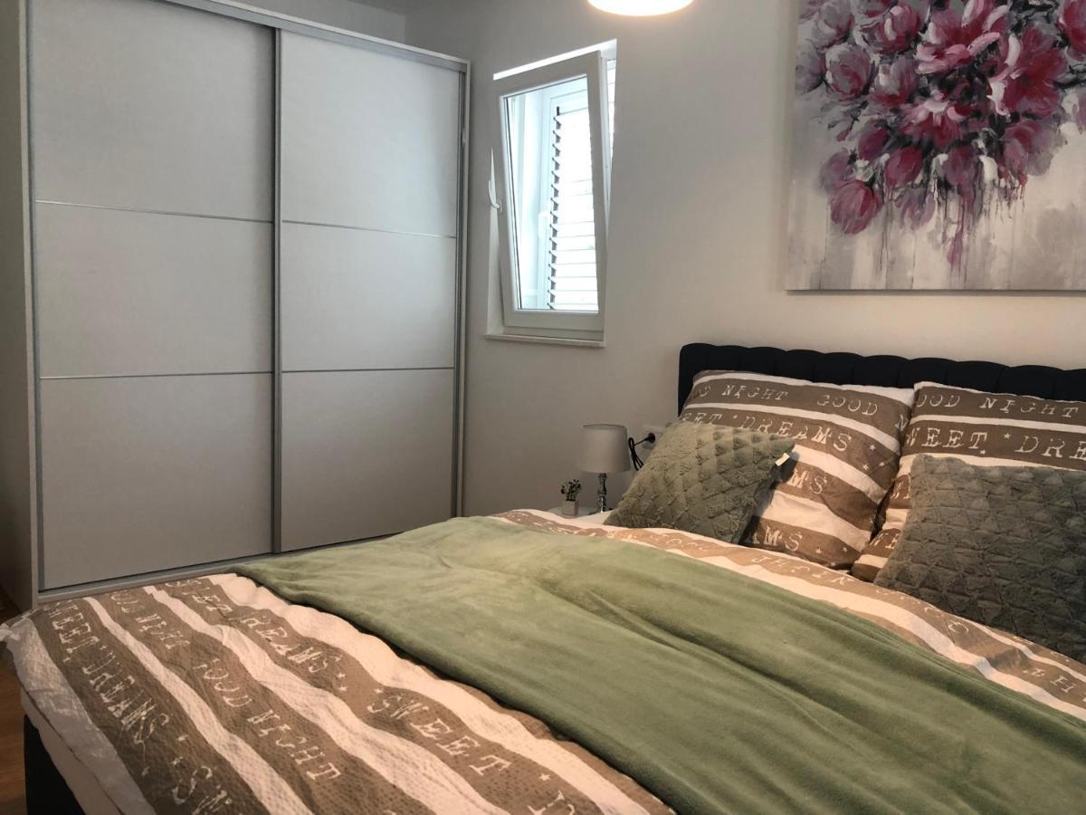 Apartment Flora Makarska Zewnętrze zdjęcie